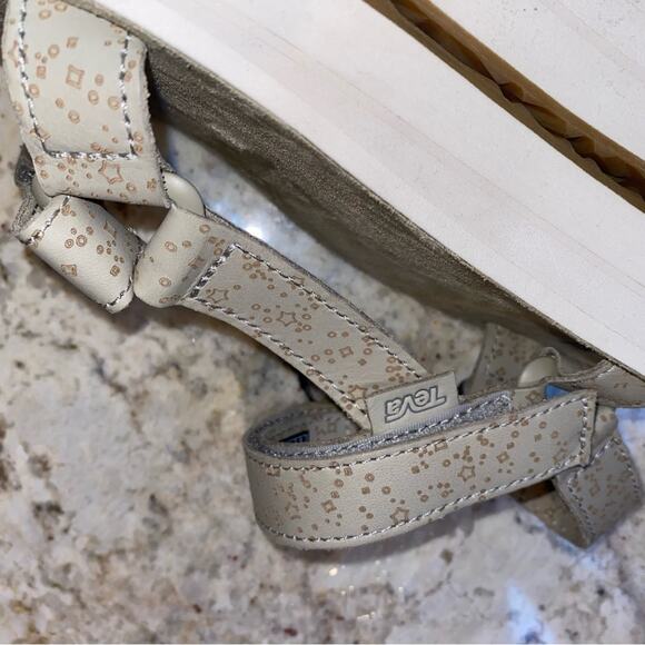 TEVA Womens $116 Leather Sanborn Universal Star Open Toe Sandal Gray Taupe sz 9 - Picture 4 of 11